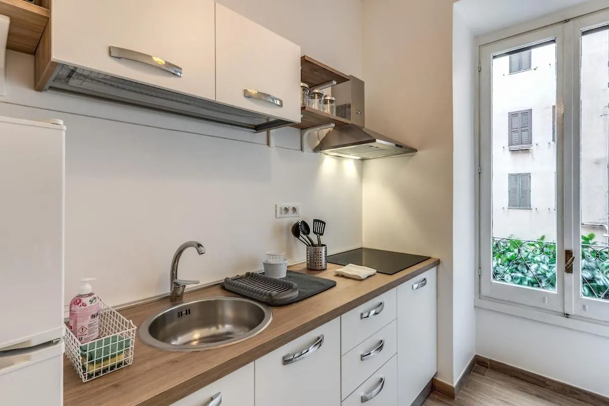Dimora Lunetta - Modern Flat In Vatican District Rome 0*,  Italy